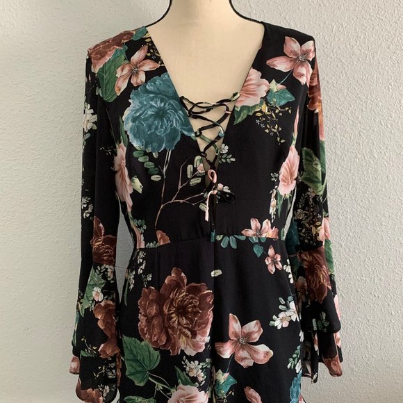 Bardot x Revolve Floral Laceup Bell Sleeve Romper - Picture 6 of 8
